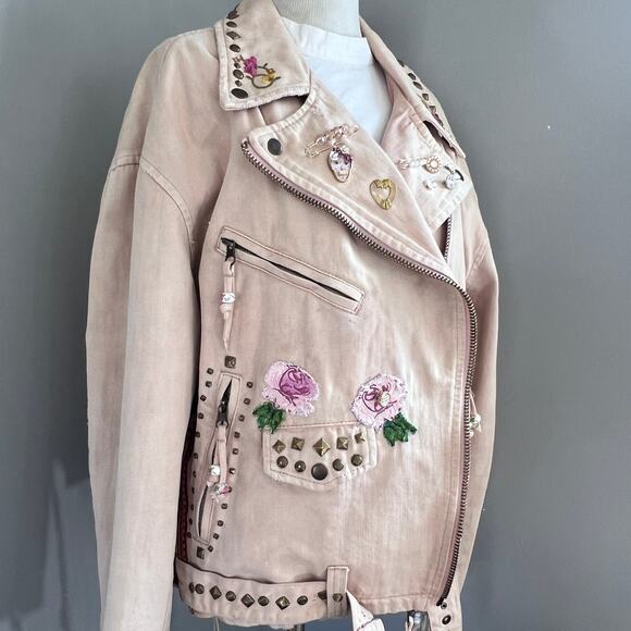 Women Reworked blush denim Custom Free People Motto jacket gold brass tone studs - Picture 16 of 16